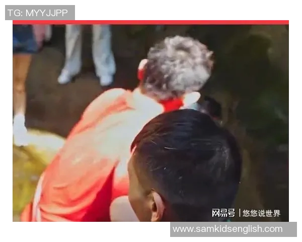 张继科拍瀑布意外落水游客紧急施救场面惊险引关注 张继科拍瀑布意外落水游客紧急施救场面惊险引关注