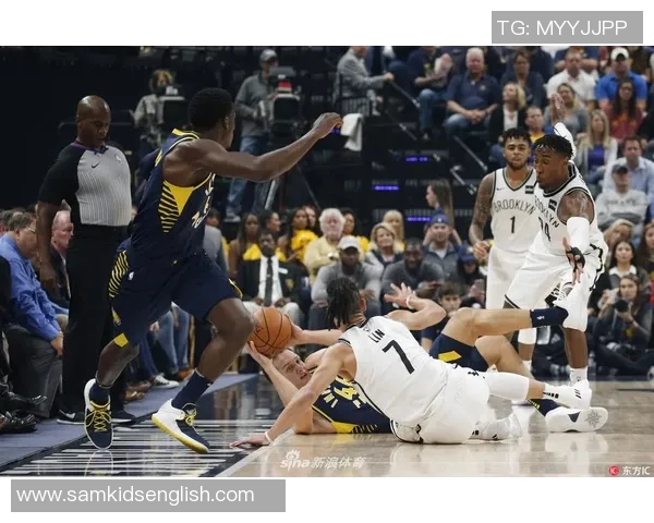 拉拉维亚强行突破 高难度上篮命中