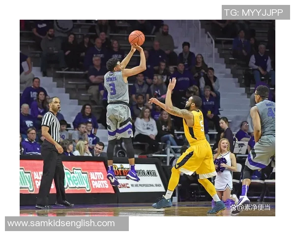 芬奇:末节表现出色 兰德尔侵略性带动了球队创造了流畅传球机会 芬奇:末节表现出色 兰德尔侵略性带动了球队创造了流畅传球机会