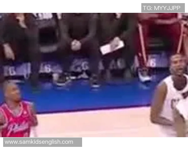 暴力美学！汤姆林切入单臂抡圆隔扣恩比德